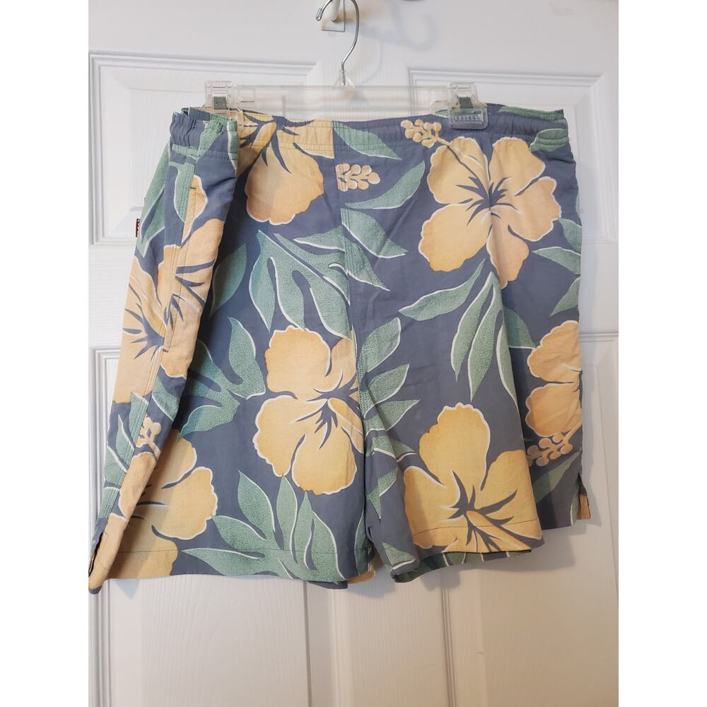 TOMMY BAHAMA Swim Trunks Floral Yellow Hibiscus Size XL  5” inseam Bathing Suit